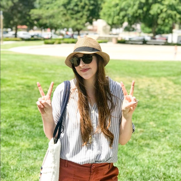 Meet your Posher, Randi - Picture 1 of 4